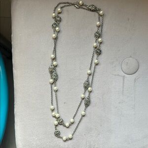 Elegant Silver and Pearl Necklace